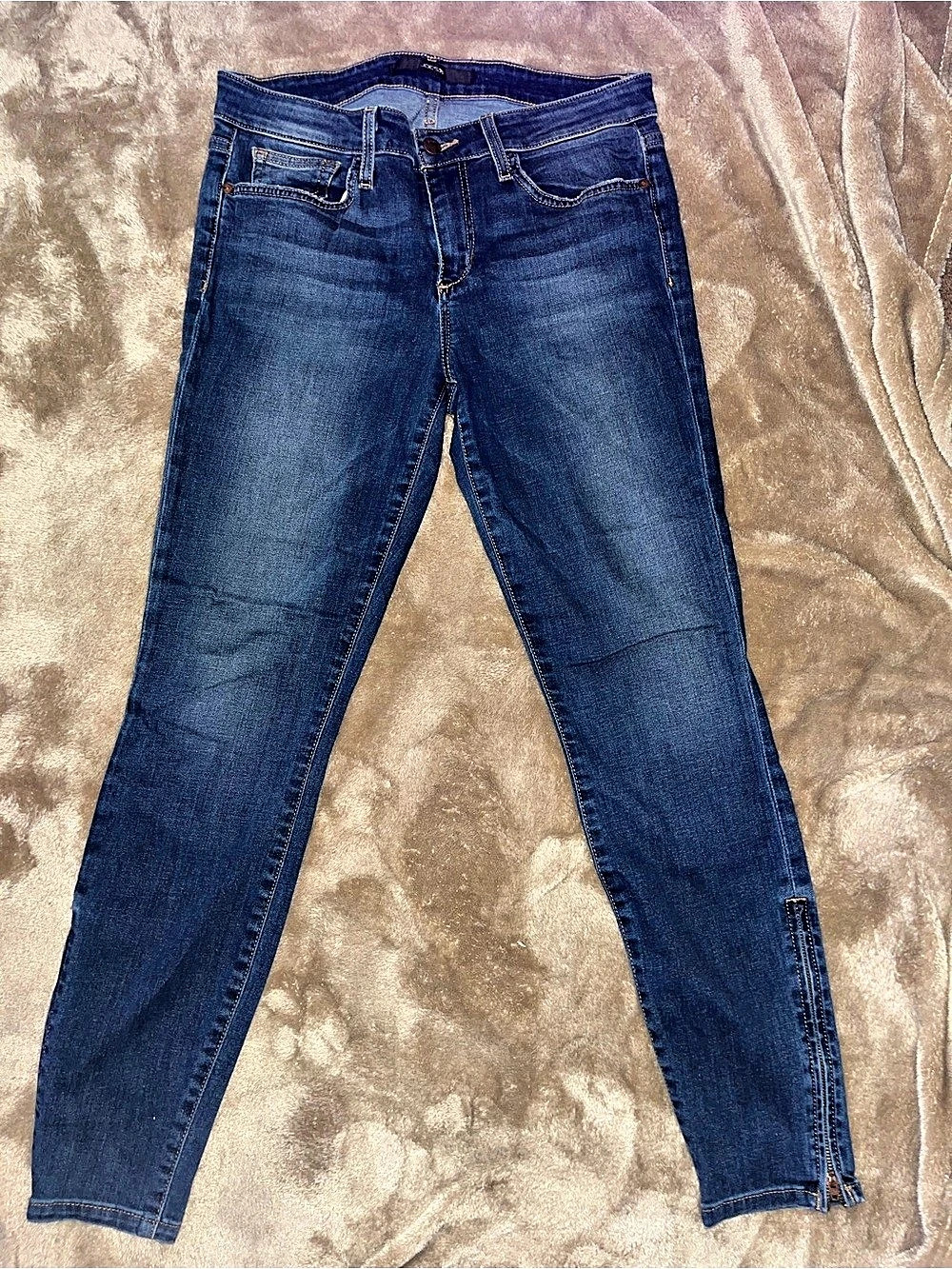 Joe’s Skinny Jeans in Blue Like New